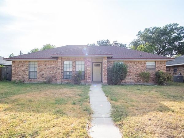 2801 College Park Drive , Rowlett, TX 75088