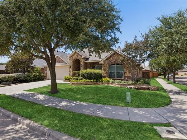 2017 Stonewood Court , Heartland, TX 75126