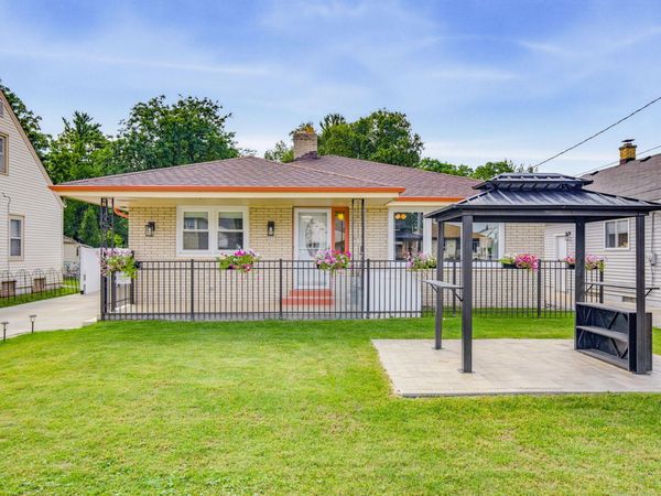 2035 E Howard Ave, Saint Francis, WI 53235