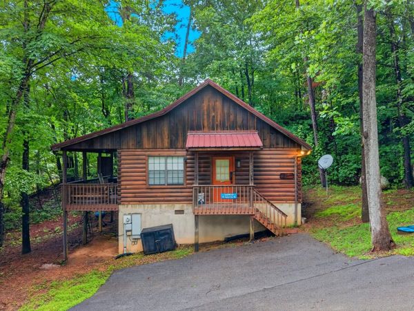 1503 Squirrel Nest Way, Sevierville, TN 37876