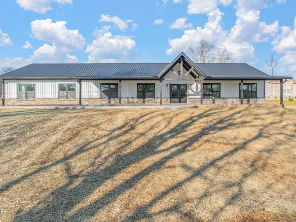 940 Thorngrove Pike , Strawberry Plains, TN 37871
