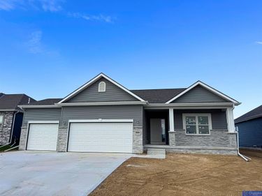 5006 Kestrel Parkway, Elkhorn, NE 68022