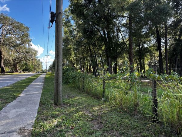418 N PINE STREET, BRONSON, FL 32621