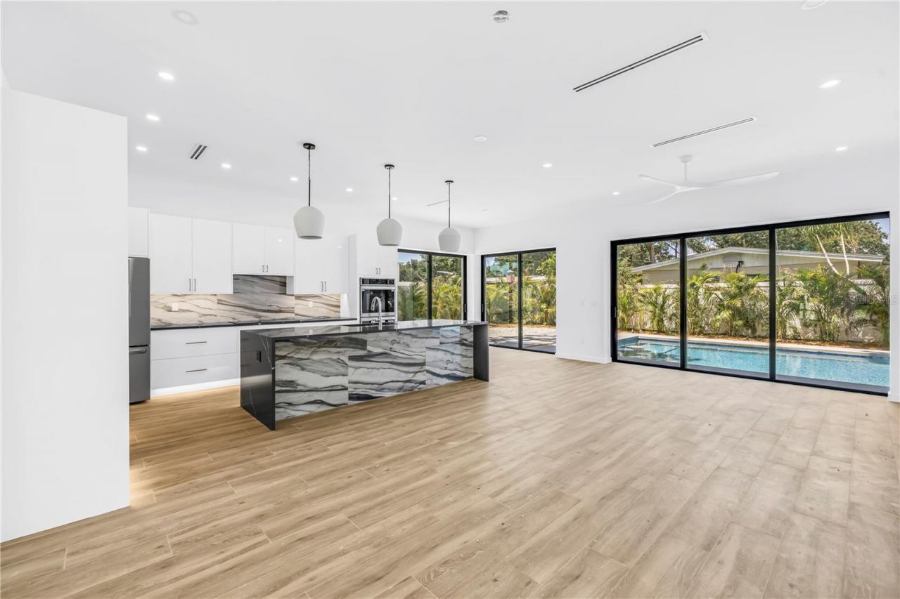 2345 Temple Street, Sarasota, FL 34239 Photo