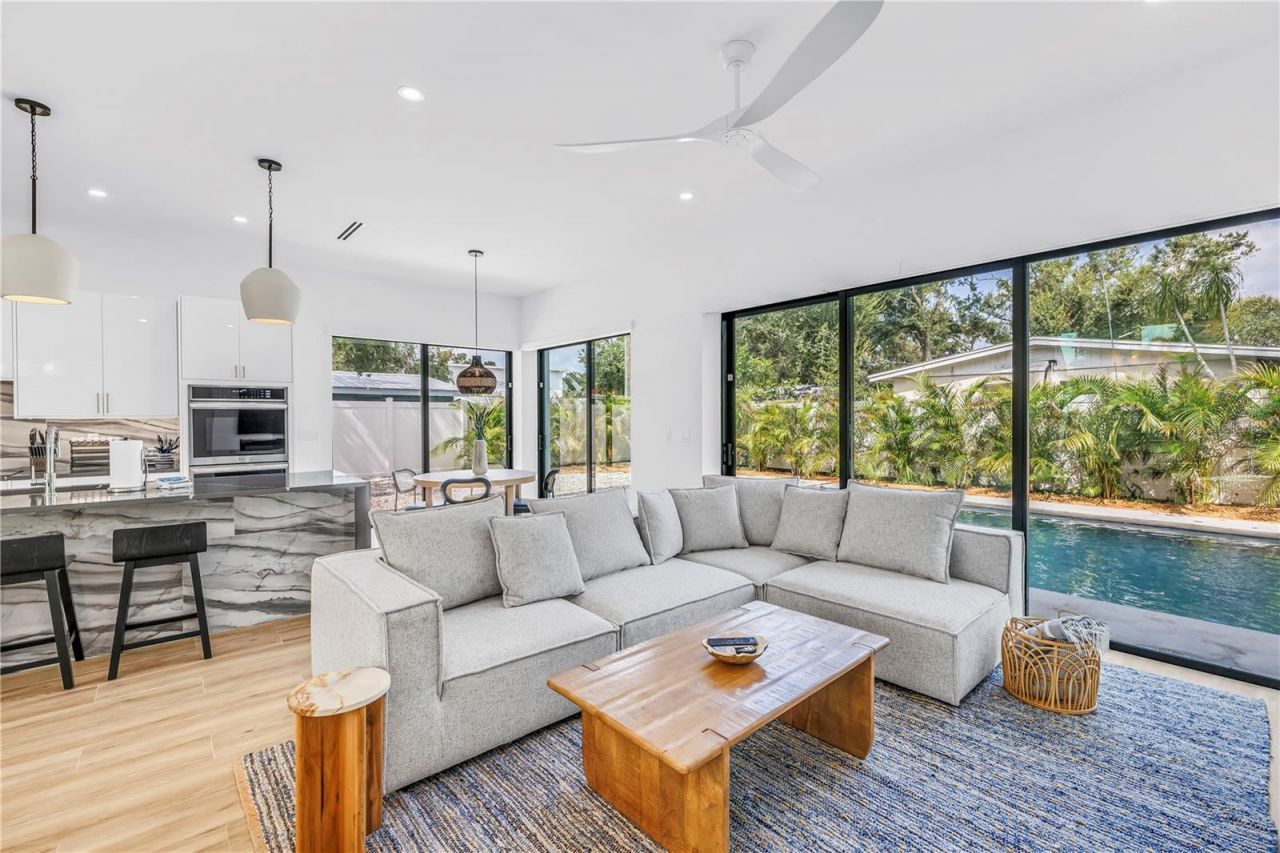 2345 Temple Street, Sarasota, FL 34239 Photo