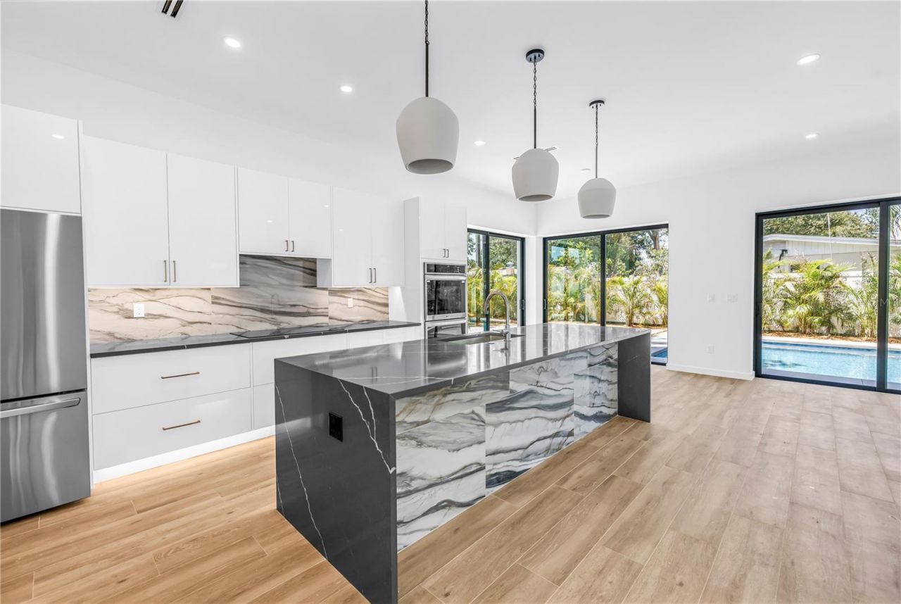 2345 Temple Street, Sarasota, FL 34239 Photo