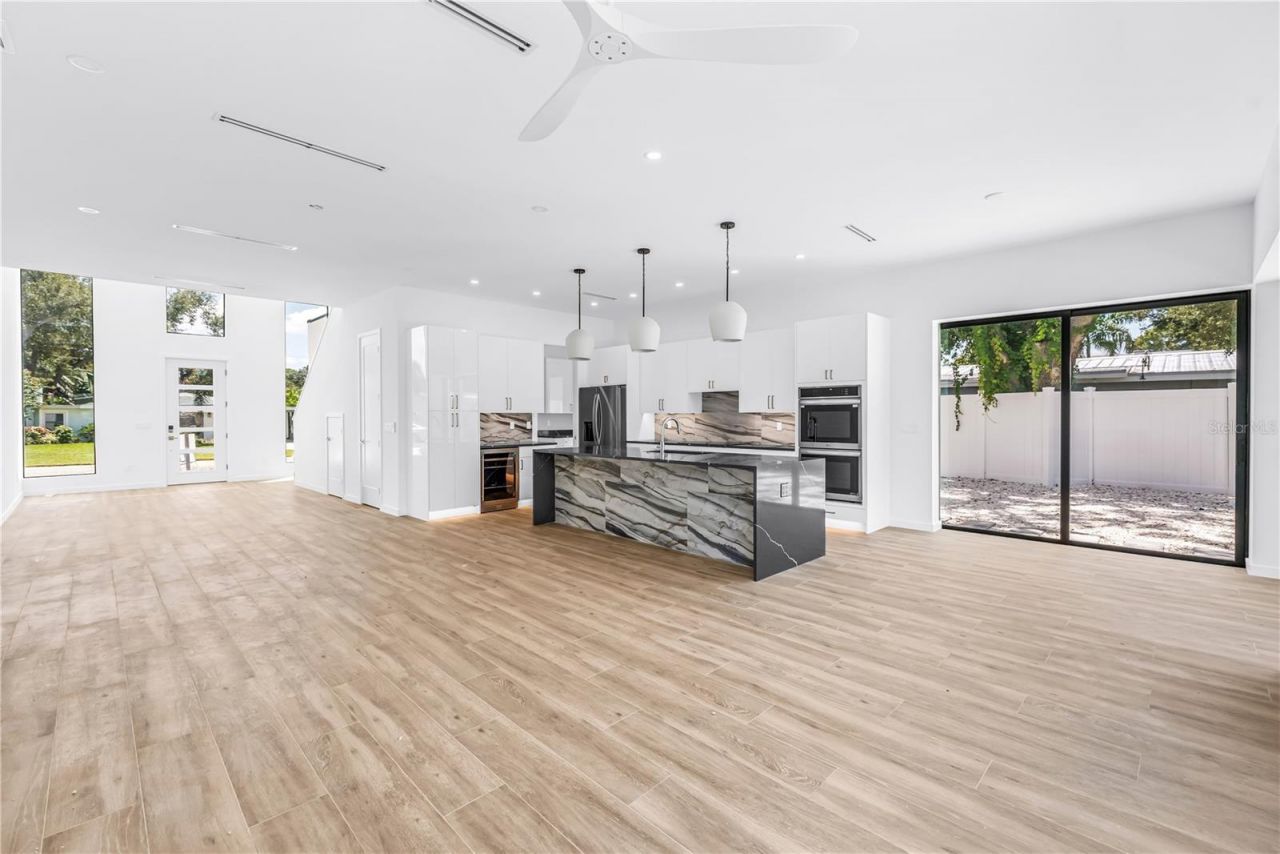 2345 Temple Street, Sarasota, FL 34239 Photo