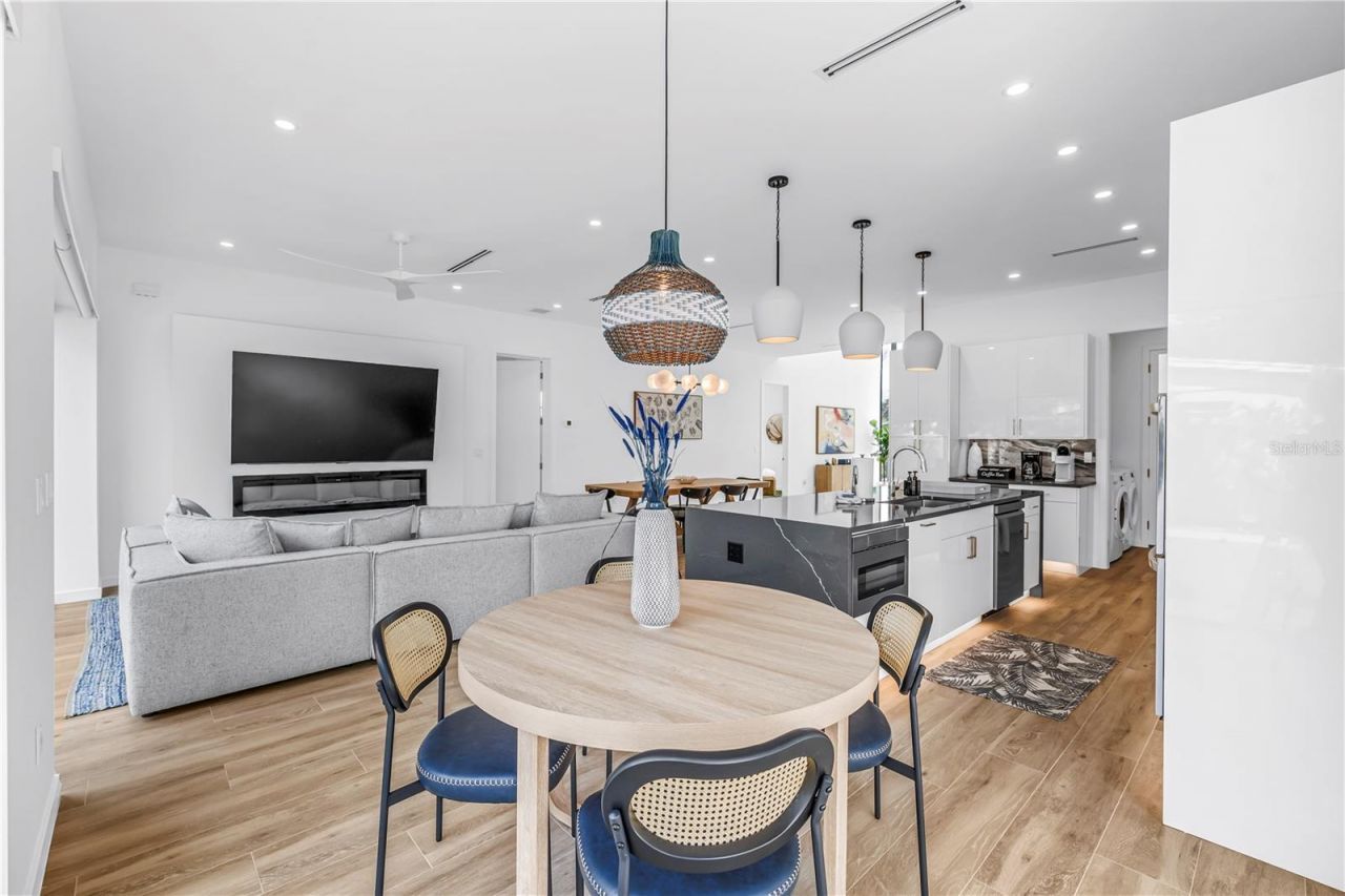 2345 Temple Street, Sarasota, FL 34239 Photo