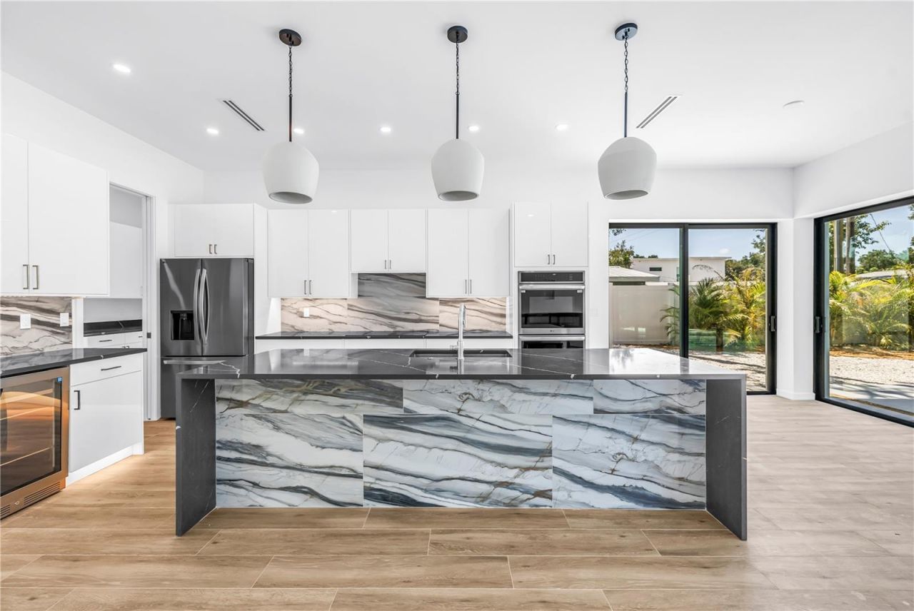 2345 Temple Street, Sarasota, FL 34239 Photo