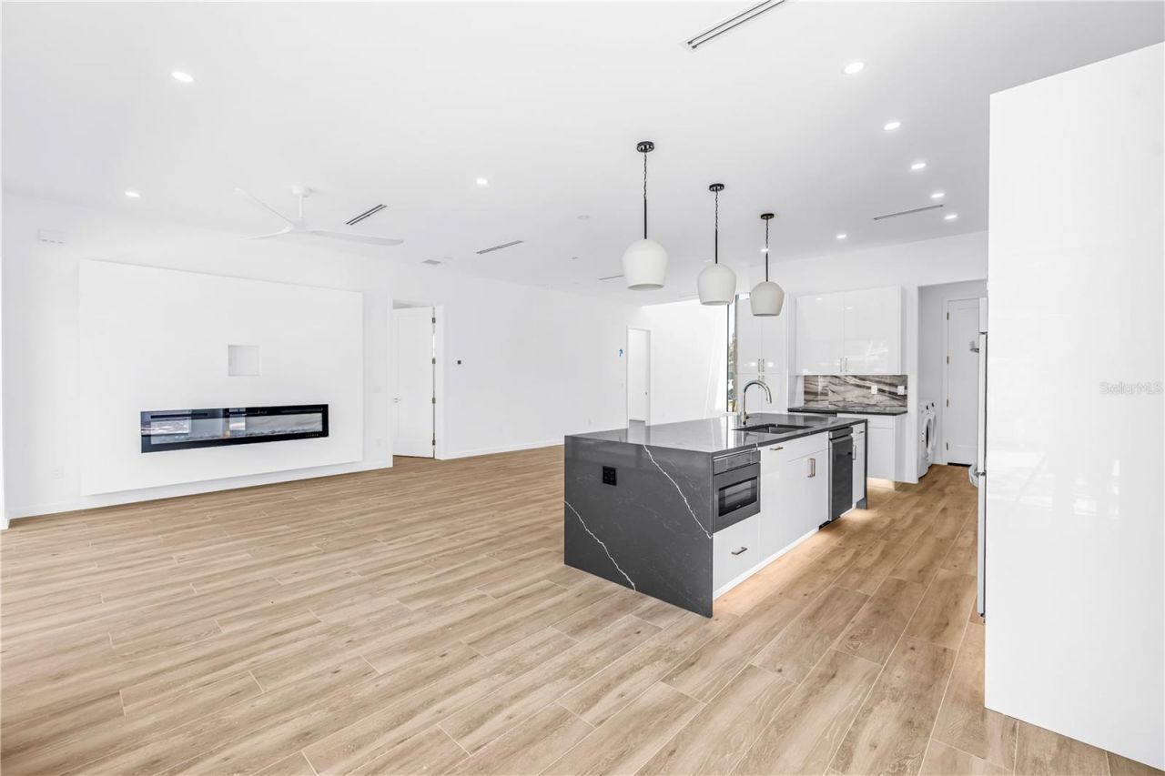 2345 Temple Street, Sarasota, FL 34239 Photo