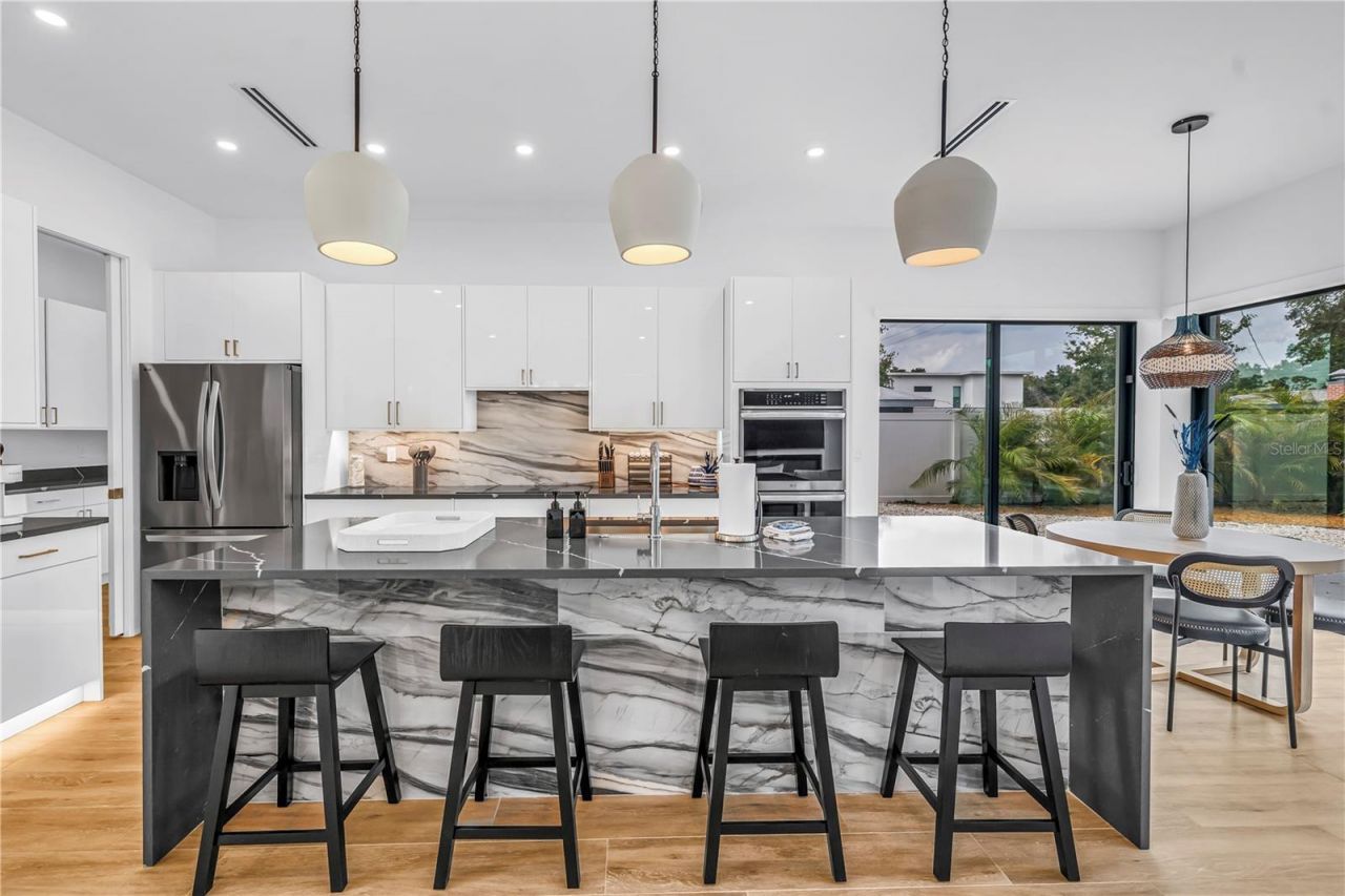 2345 Temple Street, Sarasota, FL 34239 Photo