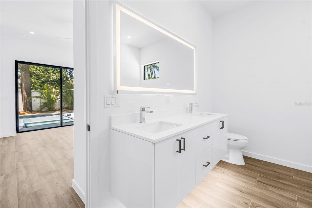 2345 Temple Street, Sarasota, FL 34239 Photo