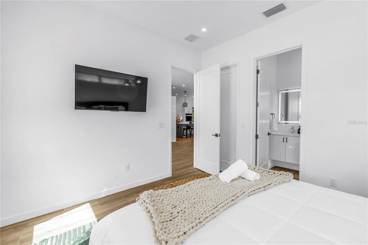 2345 Temple Street, Sarasota, FL 34239 Photo