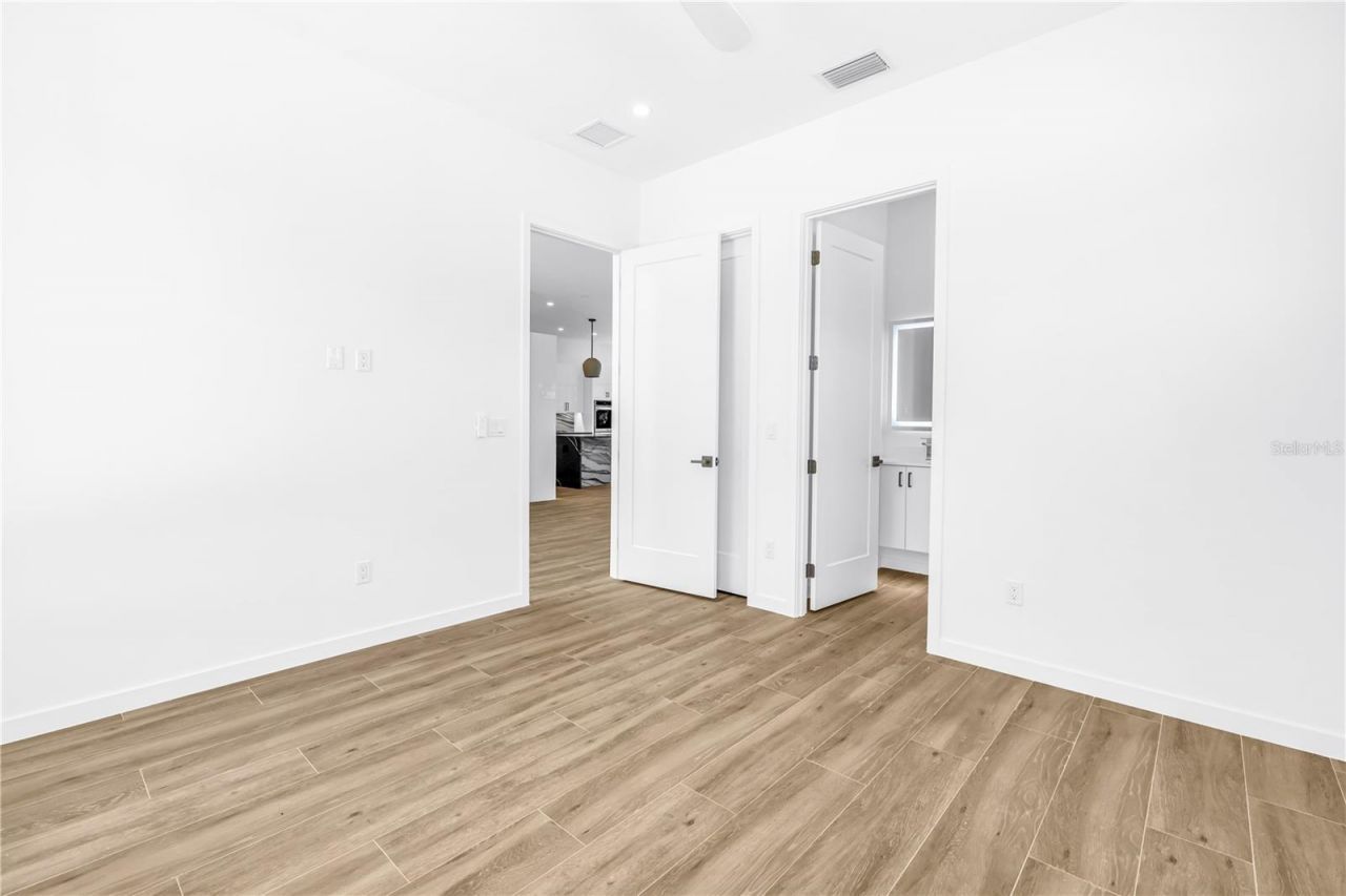 2345 Temple Street, Sarasota, FL 34239 Photo