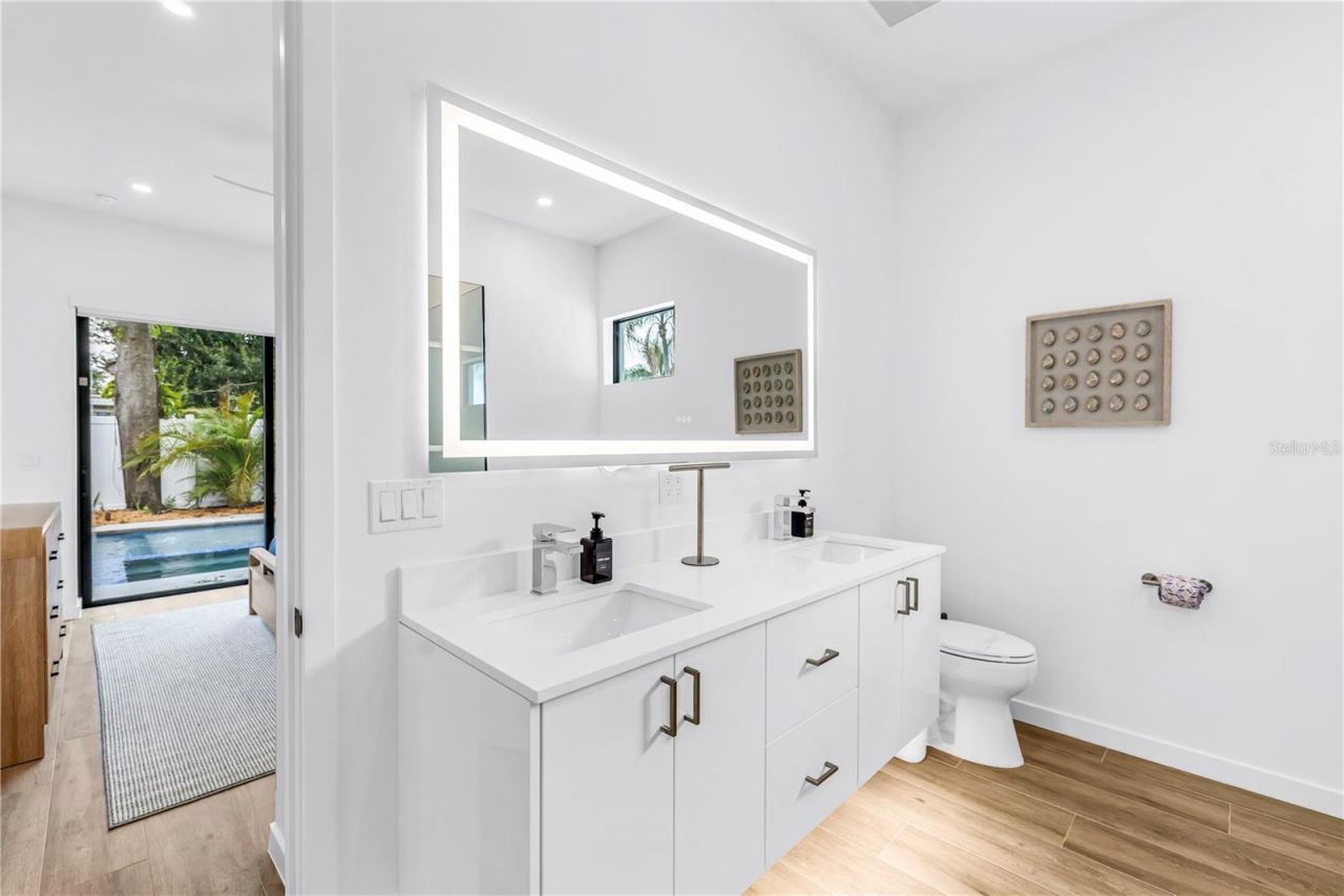2345 Temple Street, Sarasota, FL 34239 Photo