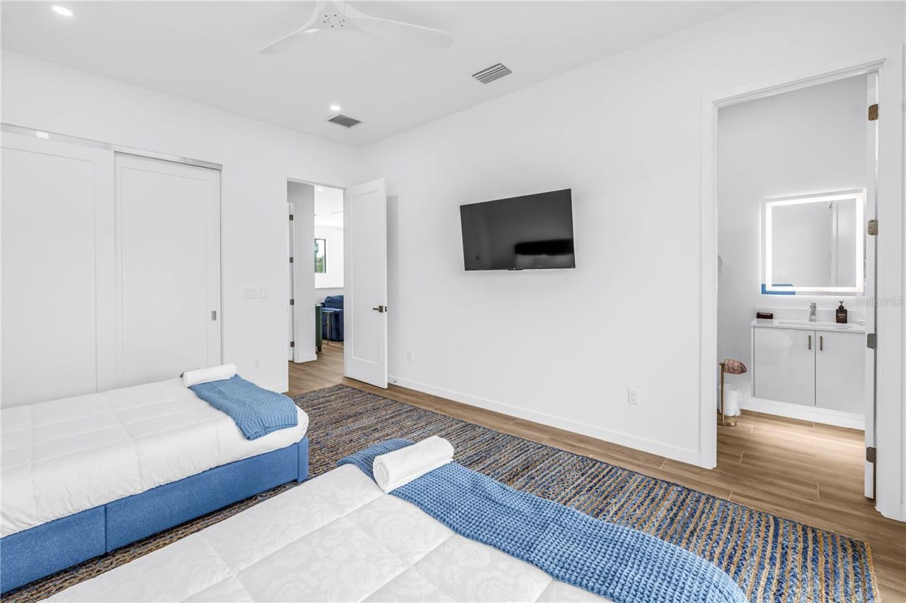 2345 Temple Street, Sarasota, FL 34239 Photo