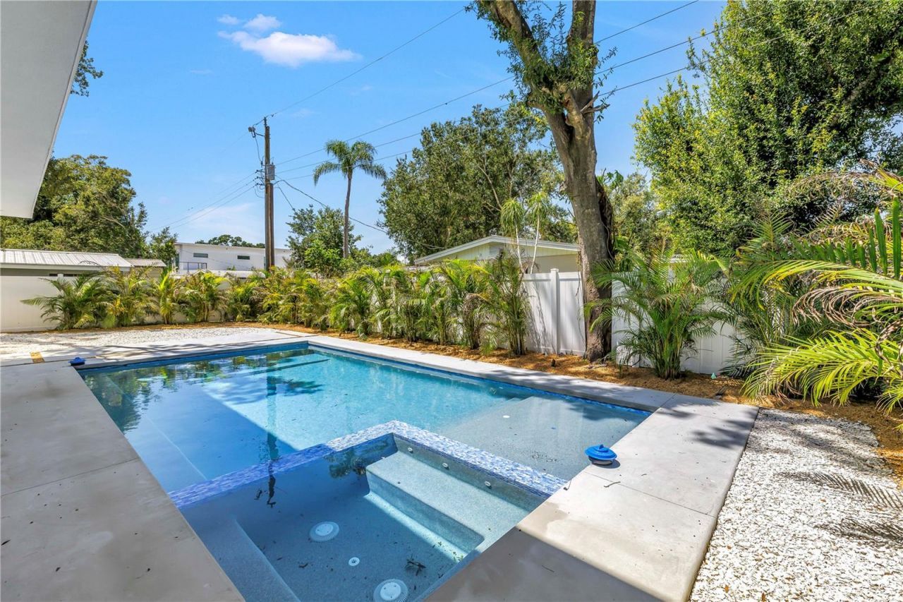 2345 Temple Street, Sarasota, FL 34239 Photo