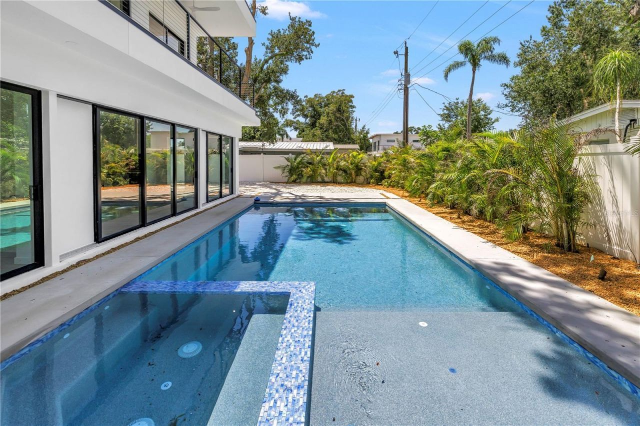 2345 Temple Street, Sarasota, FL 34239 Photo