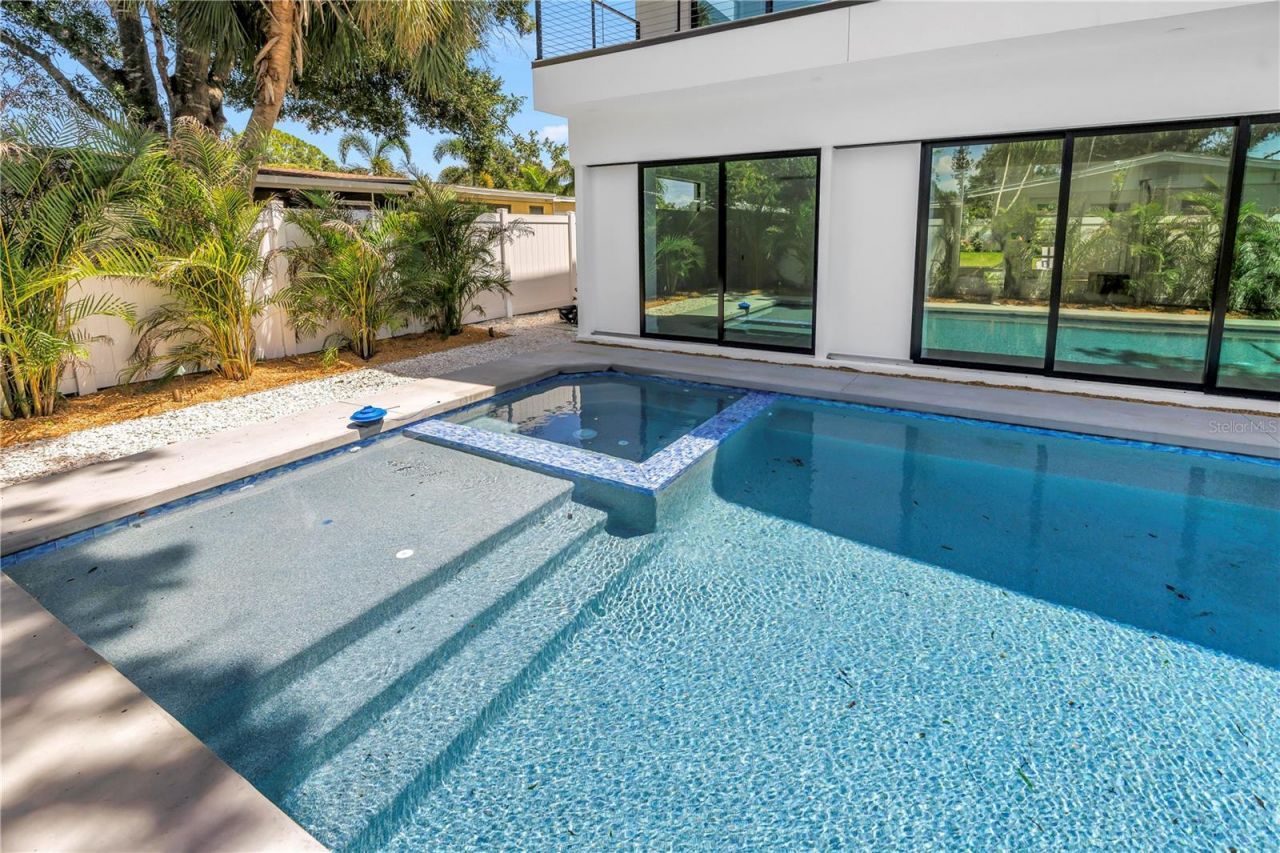 2345 Temple Street, Sarasota, FL 34239 Photo