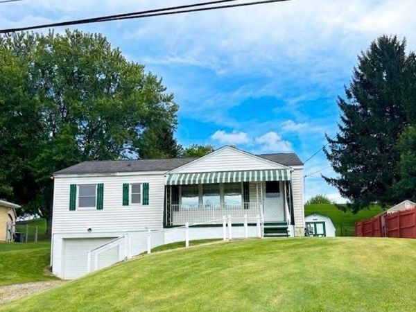216 Frostview Drive , Wintersville, OH 43953
