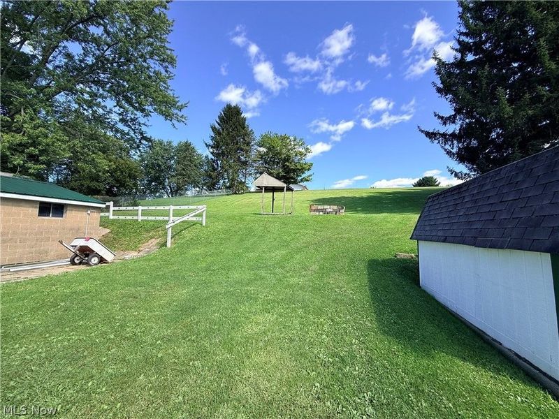 216 Frostview Drive, Wintersville, OH 43953 Photo 4