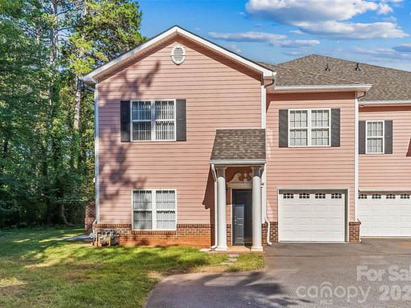 1360 21st Avenue NE, Hickory, NC 28601