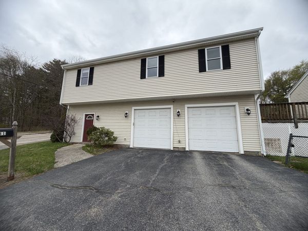81 N Main St, Bellingham, MA 02019