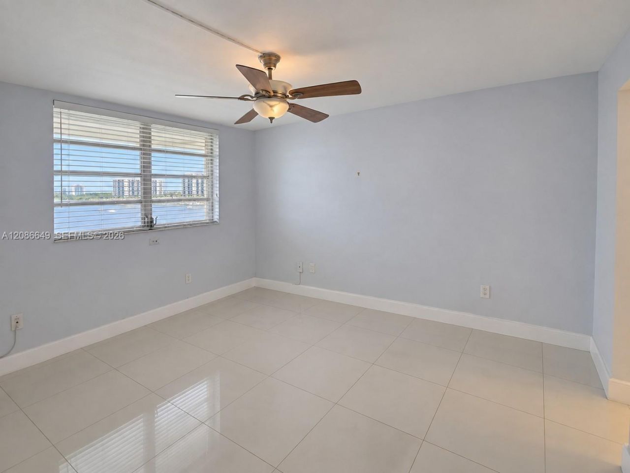 2920 Point East Dr, Unit N603, Aventura, FL 33160 Photo