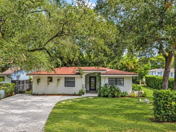 2395 NE 184th Ter , North Miami Beach, FL 33160