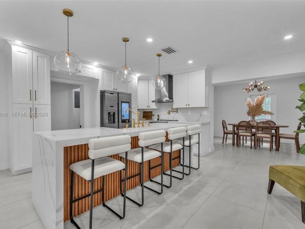 2395 NE 184th Ter , North Miami Beach, FL 33160