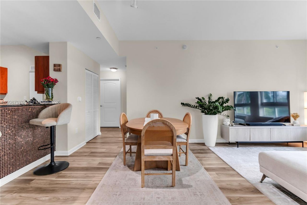 7350 SW 89th St, Unit 312S, Miami, FL 33156 Photo