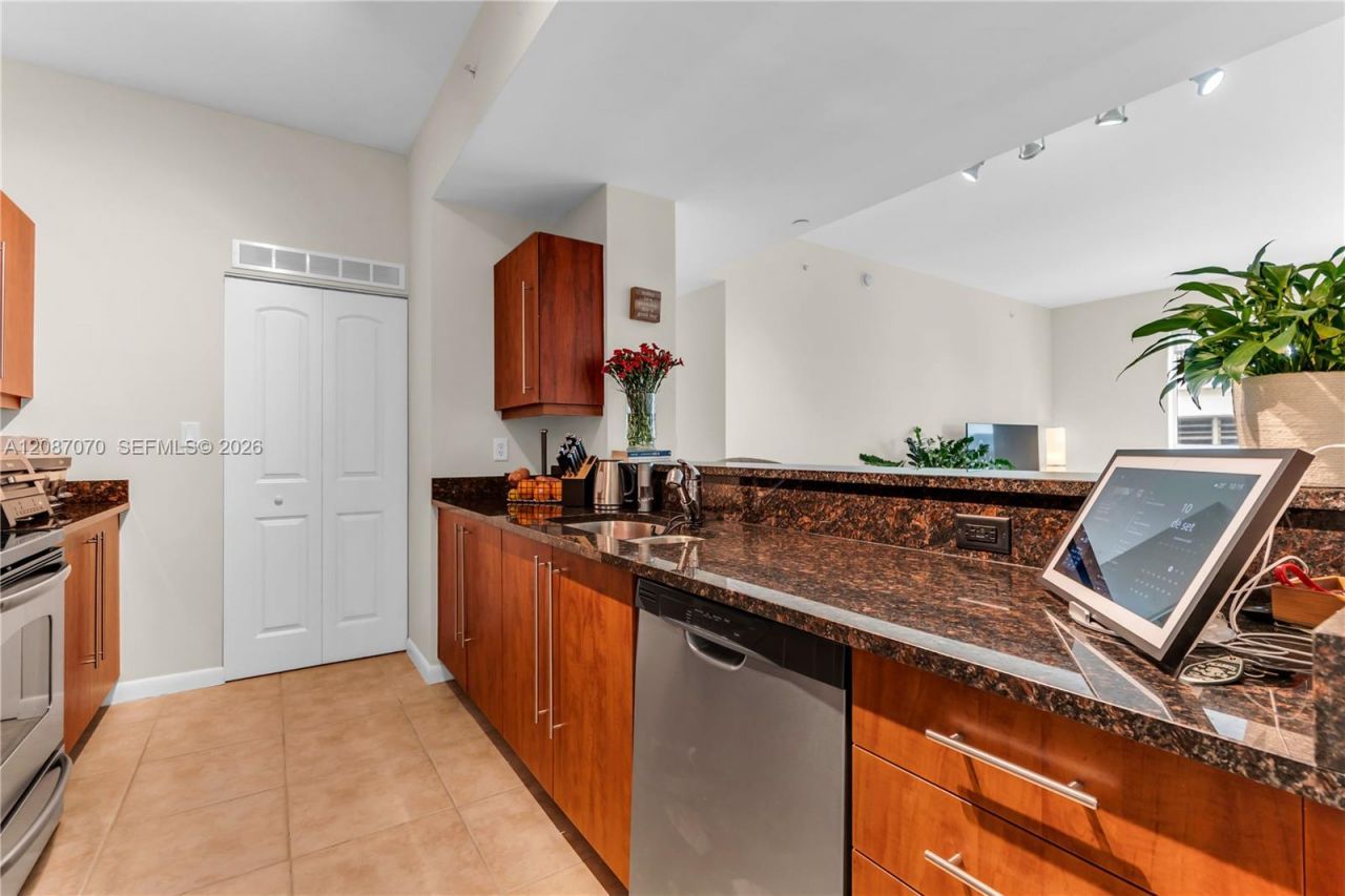 7350 SW 89th St, Unit 312S, Miami, FL 33156 Photo
