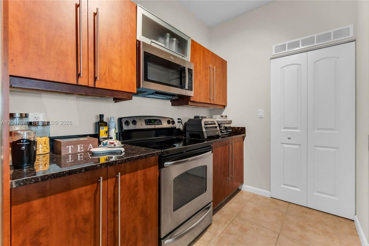 7350 SW 89th St, Unit 312S, Miami, FL 33156 Photo