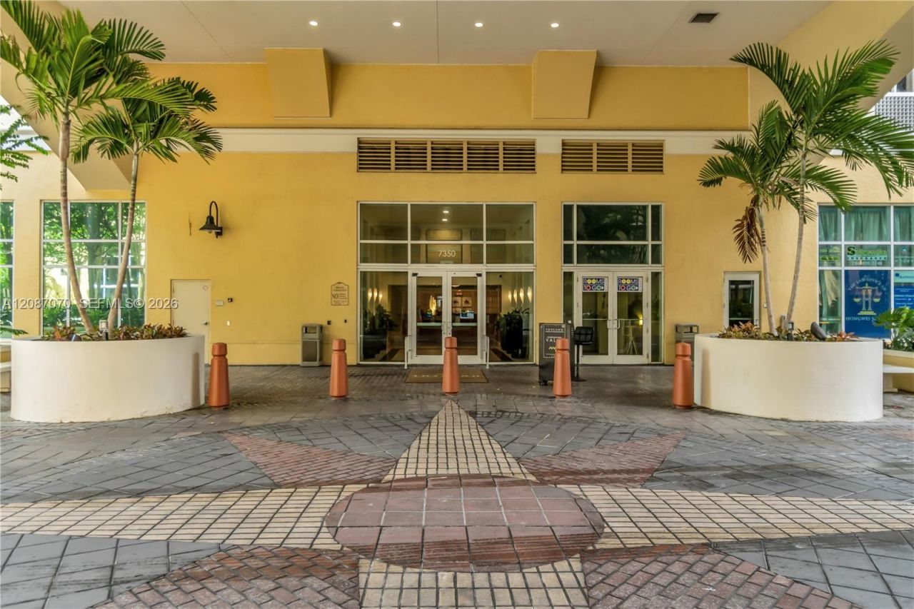 7350 SW 89th St, Unit 312S, Miami, FL 33156 Photo