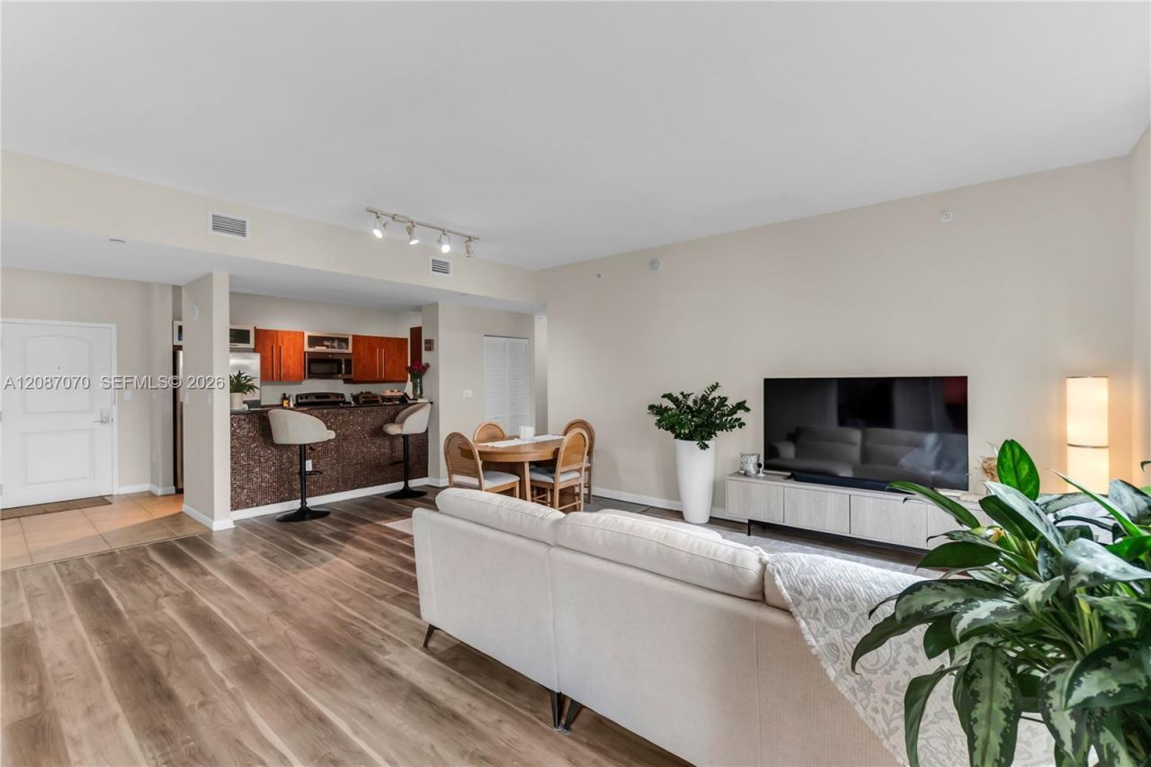 7350 SW 89th St, Unit 312S, Miami, FL 33156 Photo
