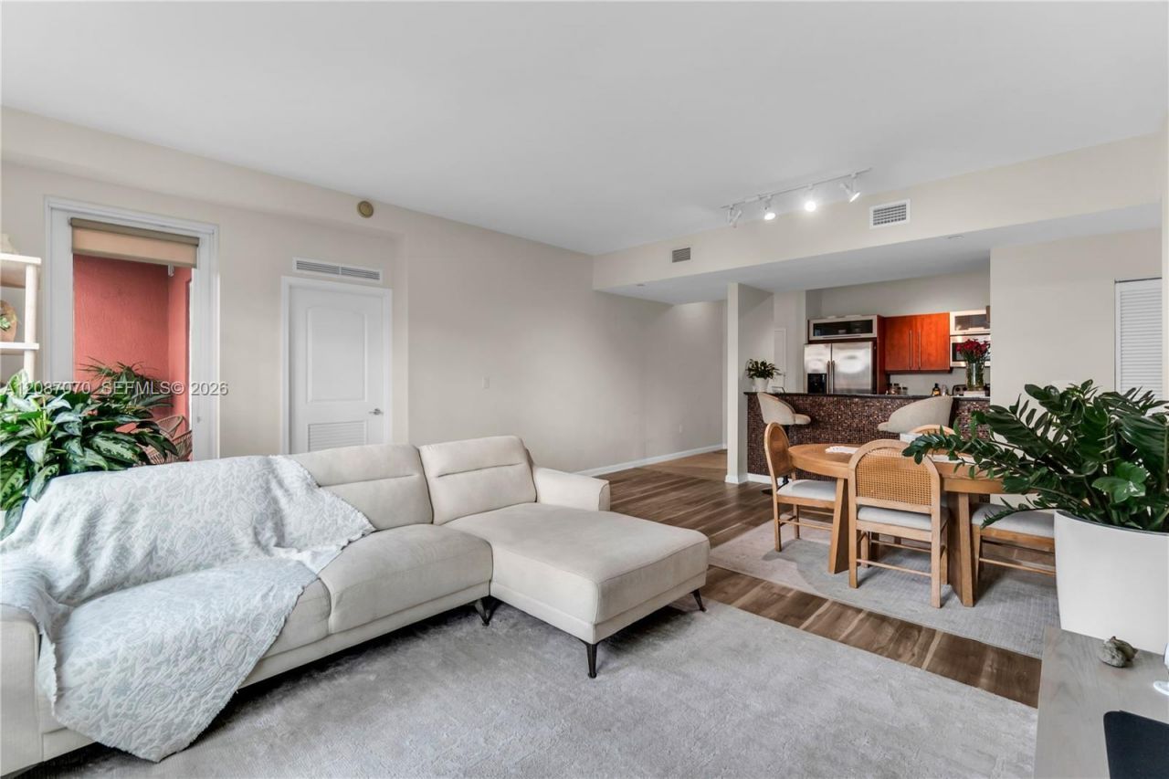 7350 SW 89th St, Unit 312S, Miami, FL 33156 Photo