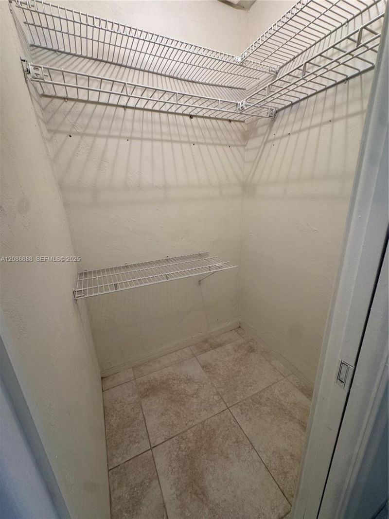 2940 NE 203rd St, Unit 213 C, Aventura, FL 33180 Photo