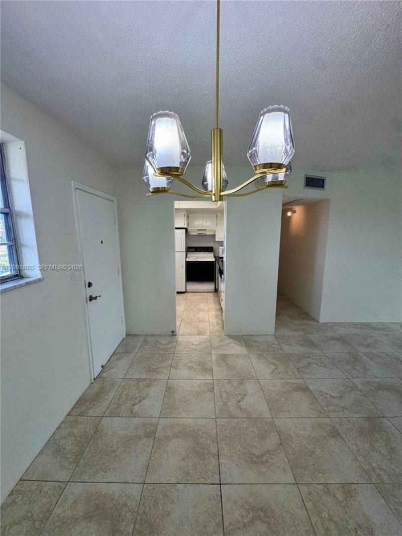 2940 NE 203rd St, Unit 213 C, Aventura, FL 33180 Photo