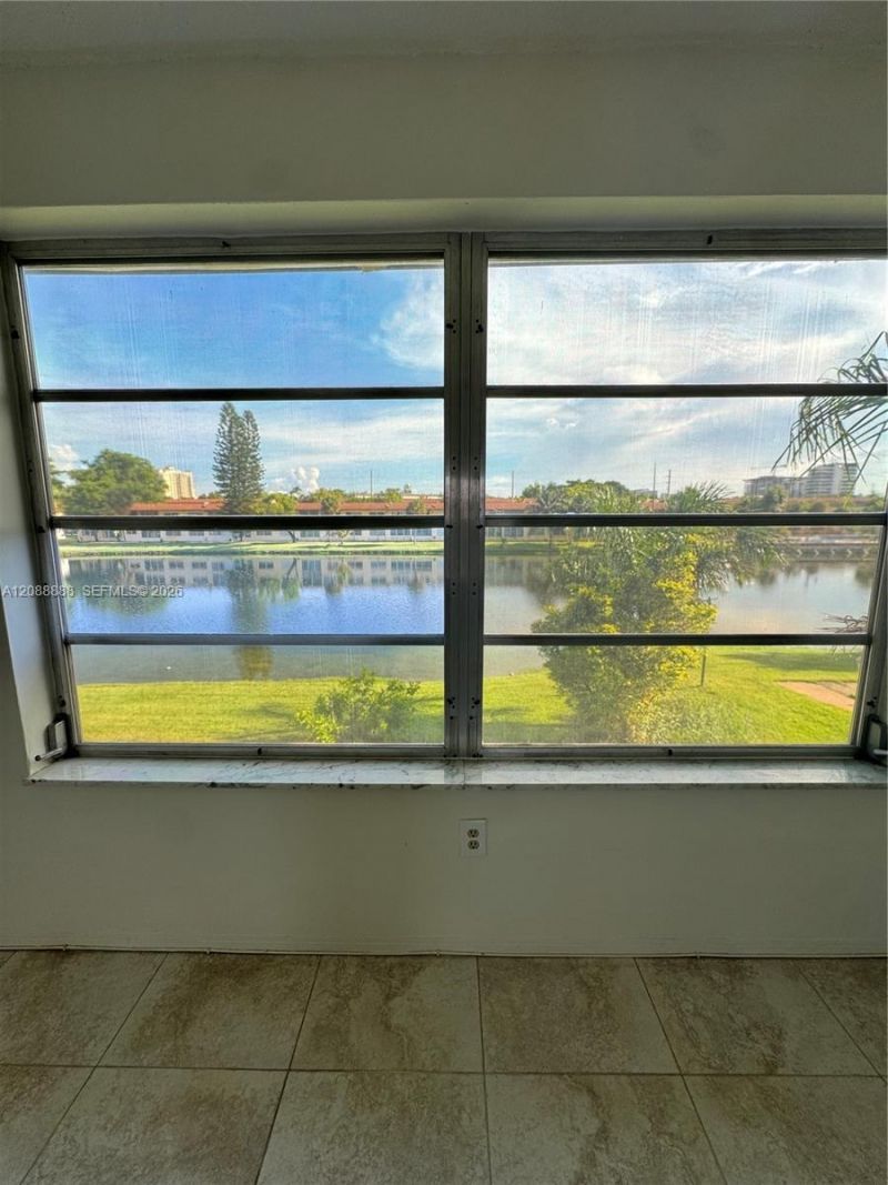 2940 NE 203rd St, Unit 213 C, Aventura, FL 33180 Photo