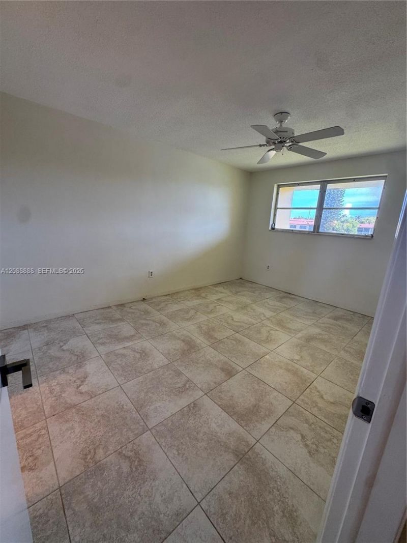 2940 NE 203rd St, Unit 213 C, Aventura, FL 33180 Photo