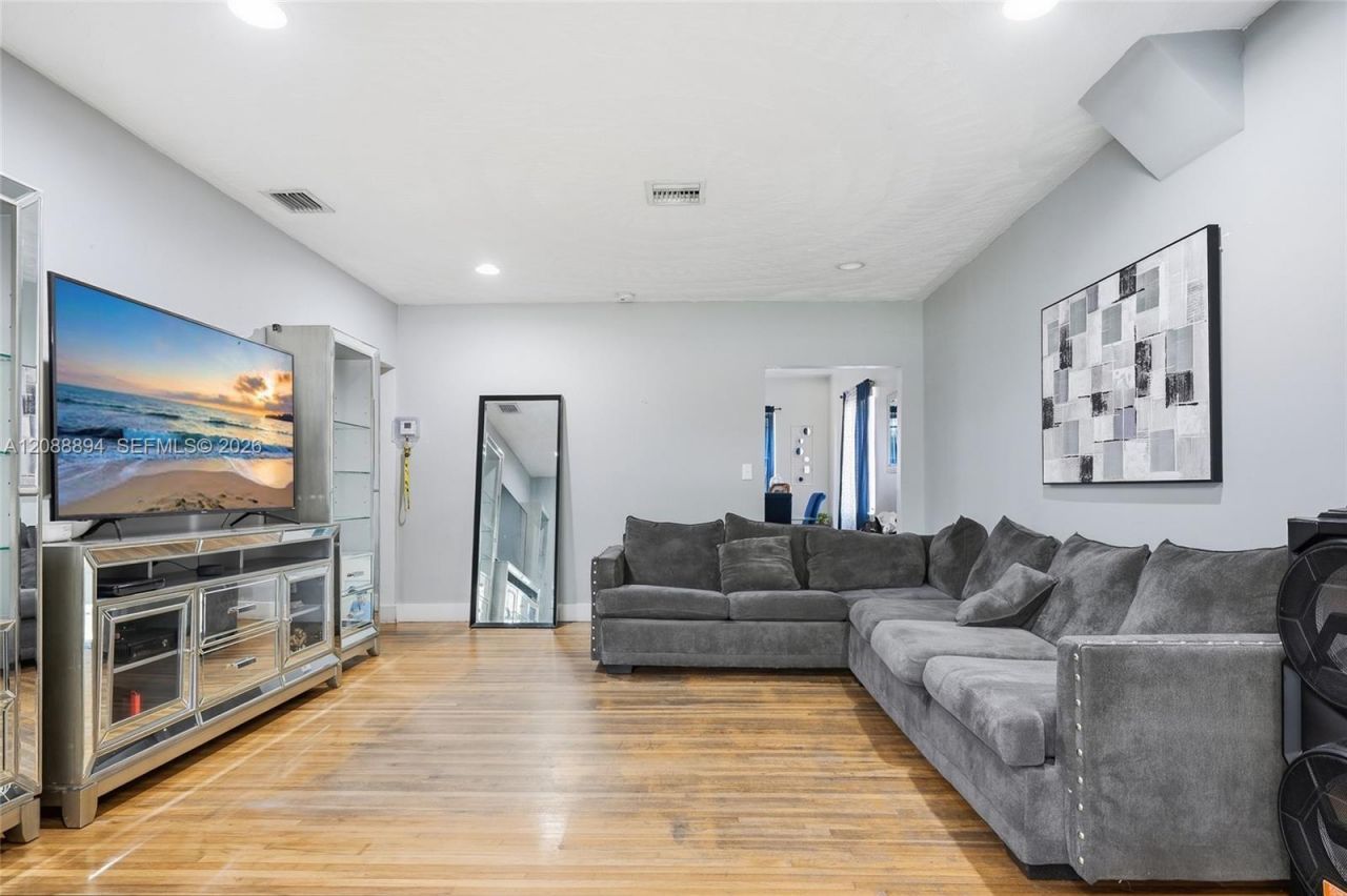 500 NW 124th St, Unit 500, North Miami, FL 33168 Photo