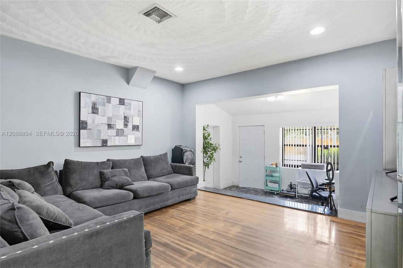 500 NW 124th St, Unit 500, North Miami, FL 33168 Photo