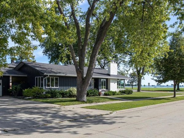 1120 BALDWIN AVENUE, Oshkosh, WI 54901