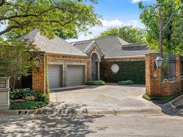 17 Stonecourt Circle, Dallas, TX 75225
