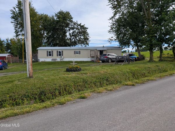 171 Flat Creek Road, Unit 171 Flat C, Sprakers, NY 12166