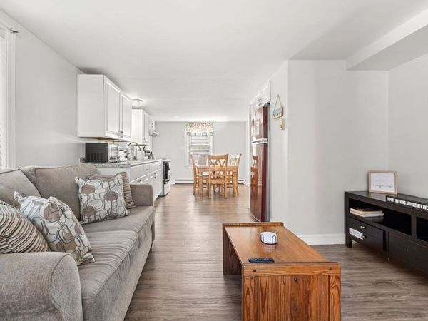 8 Commonwealth Avenue, Unit 1 down, Salisbury, MA 01952