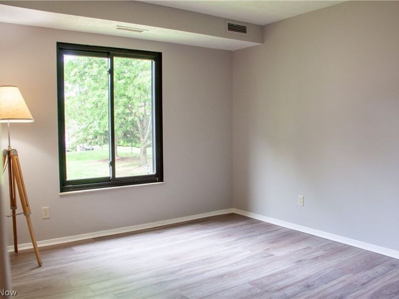 16475 Heather Lane , Unit S202, Middleburg Heights, OH 44130 Photo 13