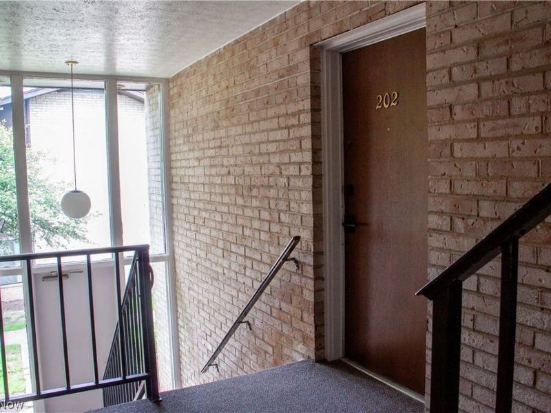 16475 Heather Lane , Unit S202, Middleburg Heights, OH 44130 Photo 2