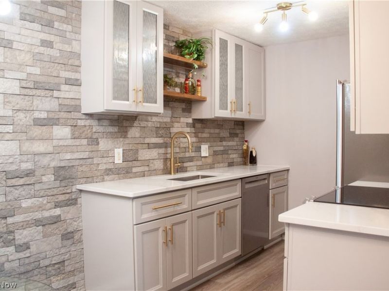 16475 Heather Lane , Unit S202, Middleburg Heights, OH 44130 Photo 6