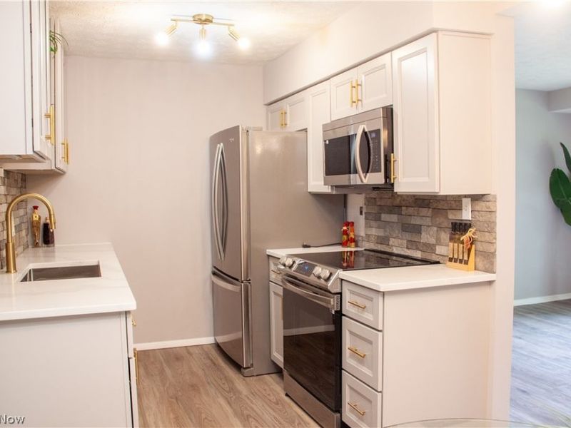 16475 Heather Lane , Unit S202, Middleburg Heights, OH 44130 Photo 7